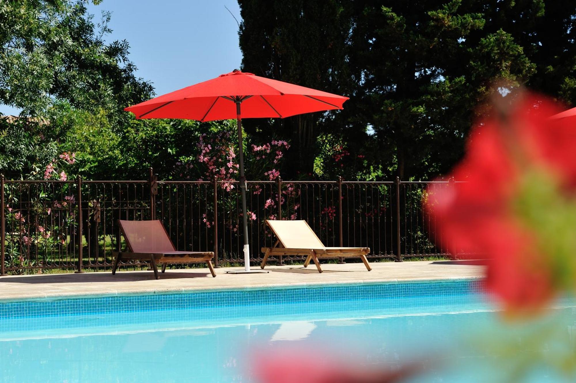Gites Domaine Des Machottes Grans Exterior photo