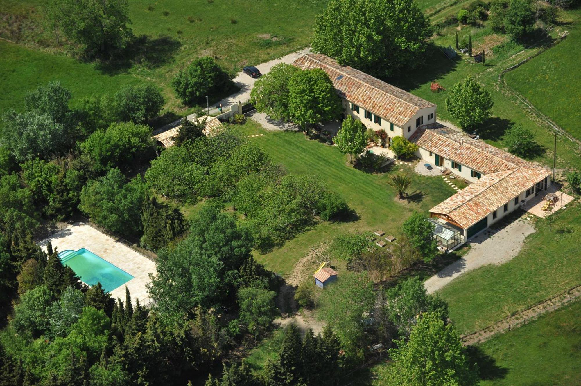 Gites Domaine Des Machottes Grans Exterior photo
